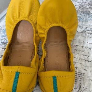 Mustard Tieks EUC SIZE 9